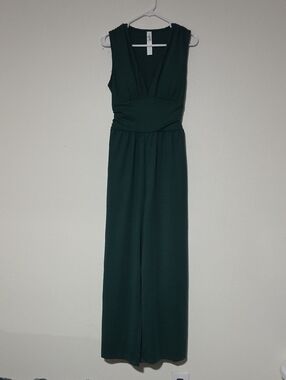HALARA Dark Green Sleeveless V-Neck Jumpsuit